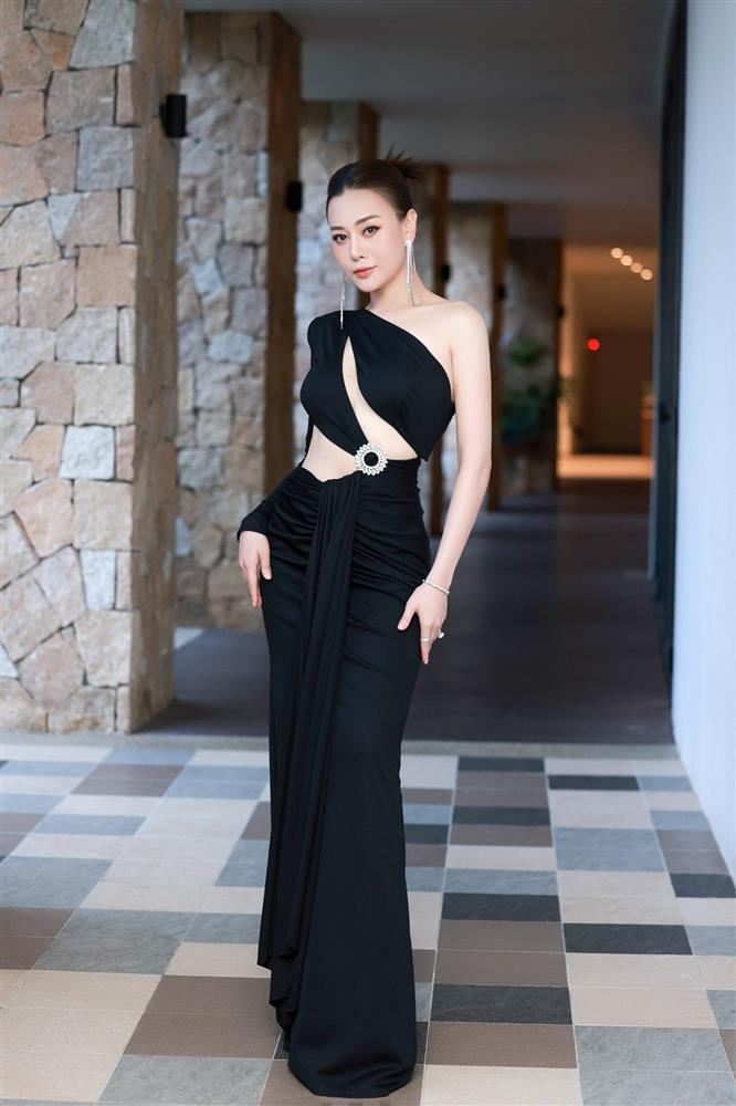 Phương Oanh mặc váy cut-out táo bạo dự lễ trao giải Cánh diều 2023-6