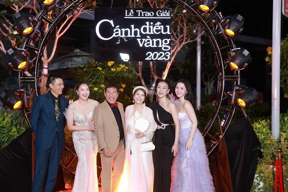 Phương Oanh mặc váy cut-out táo bạo dự lễ trao giải Cánh diều 2023-8