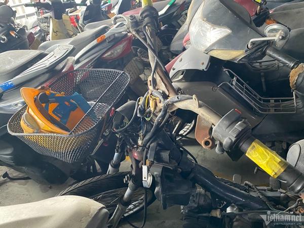 Nghìn ngựa sắt bị bỏ quên ở nhà xe Tân Sơn Nhất, có chiếc gửi đến 7 năm-10