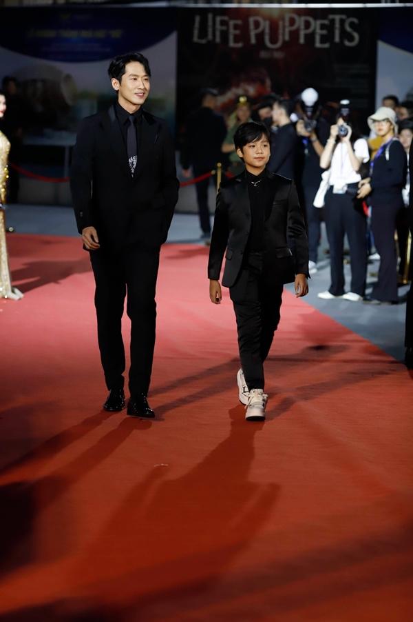 Dàn sao nữ diện váy cúp ngực tại thảm đỏ Cánh diều Vàng 2023-9