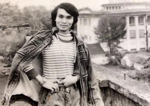 Quá khứ cơ cực của NSƯT Xuân Hinh: Cứ nhìn ảnh mẹ mà bật khóc vì thương-1