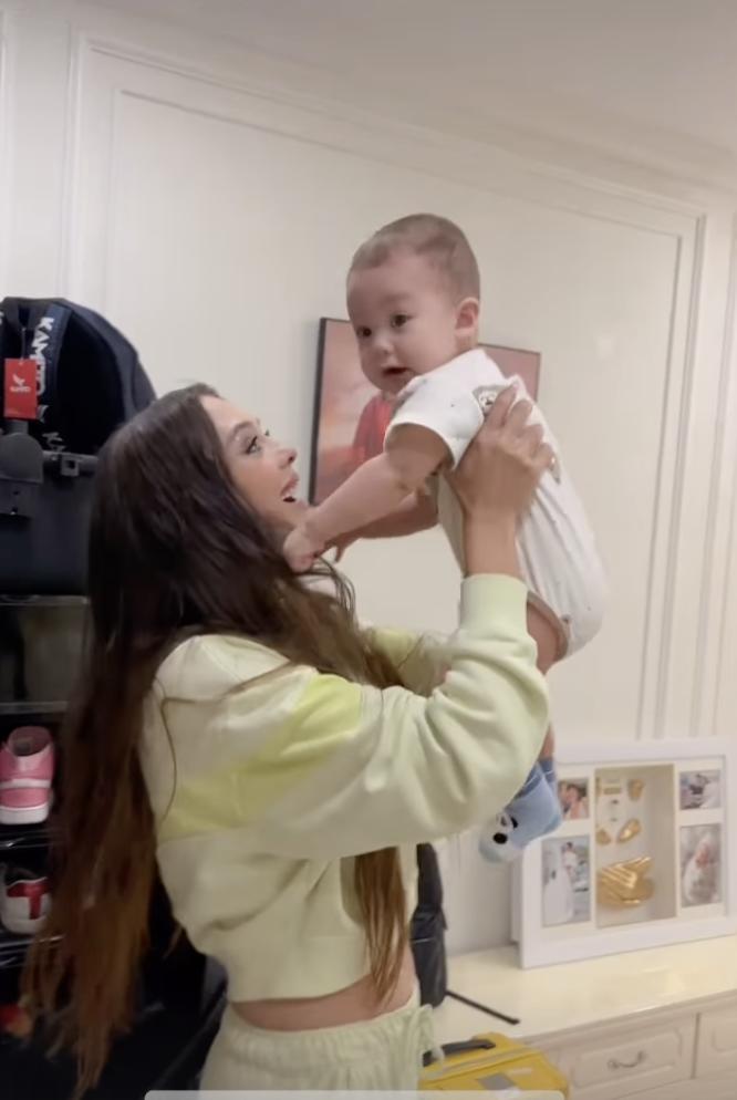 Bùi Tiến Dũng phấn khích khi được vợ Tây rủ đi hẹn hò-4