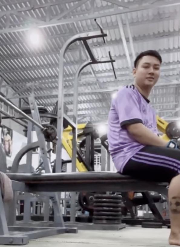 Hoài Lâm mặc giản dị, đi hát đám cưới ở quê nhà: Cát xê ra sao?-4