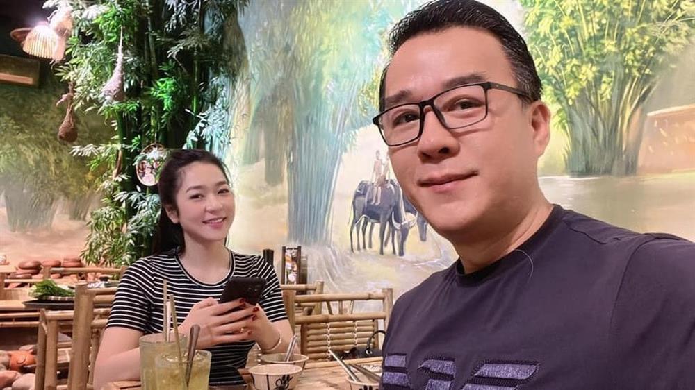 Hà Thanh Xuân sau khi cưới vua cá Koi: Tất bật đi diễn, giấu chuyện đổ vỡ-8