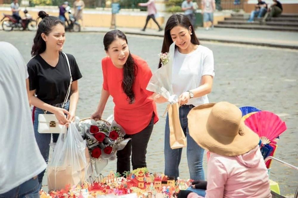 Hà Thanh Xuân sau khi cưới vua cá Koi: Tất bật đi diễn, giấu chuyện đổ vỡ-10