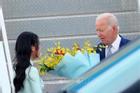 Nữ sinh tặng hoa cho Tổng thống Mỹ Joe Biden là ai?