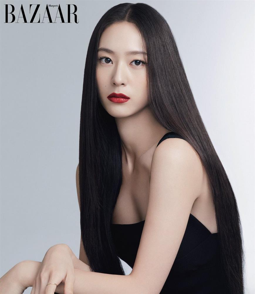 Nữ idol Kpop chỉ ngồi cũng gây sốt vì style sang trọng-2