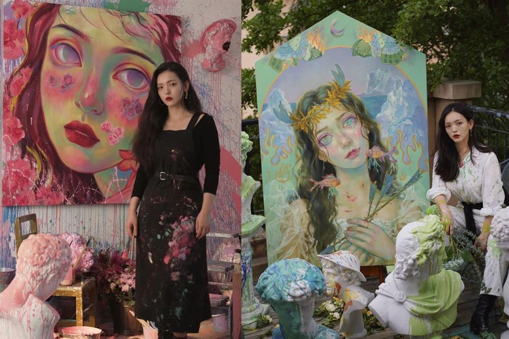 Nữ họa sĩ biến rác thải thành nghệ thuật, bán tranh với giá 524 triệu đồng-3