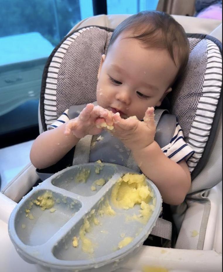 Tự tay cho con ăn, Bùi Tiến Dũng đã hiểu nỗi vất vả của vợ Tây khi anh vắng nhà-3