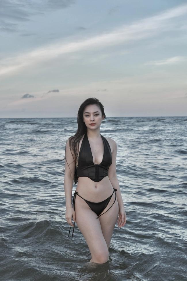 Ngọc nữ lookbook Chi Hoàng diện bikini quyến rũ vạn người mê-5