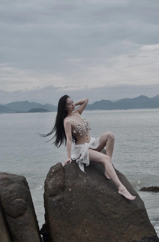 Ngọc nữ lookbook Chi Hoàng diện bikini quyến rũ vạn người mê-4