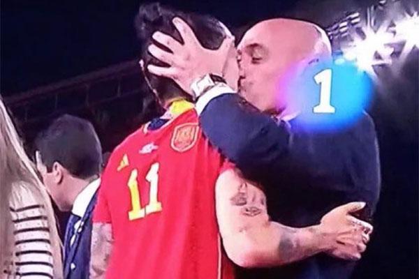 Cựu chủ tịch LĐBĐ Tây Ban Nha bị đề nghị cấm đến gần cầu thủ Hermoso-2