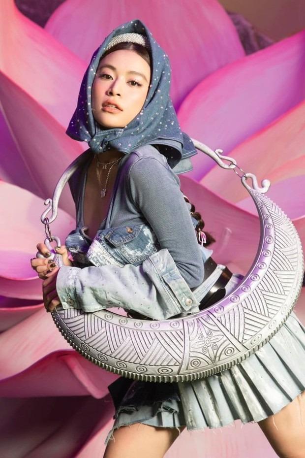 Biến họp báo thành giờ giáo dục công dân, chuyện gì xảy ra với Hoàng Thùy Linh?-2