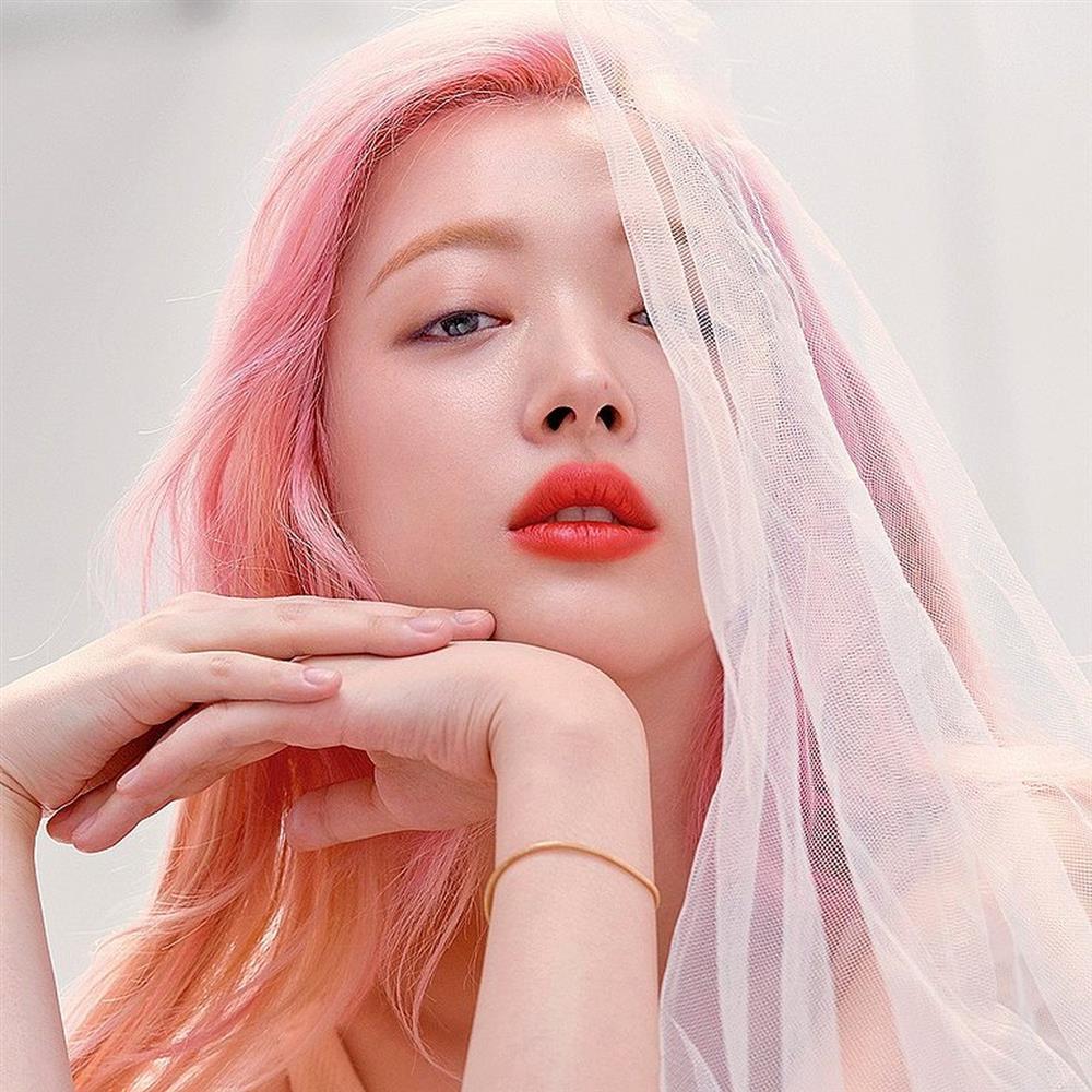 Những thước phim độc và bi kịch của cố nghệ sĩ Sulli lần đầu được hé lộ-3