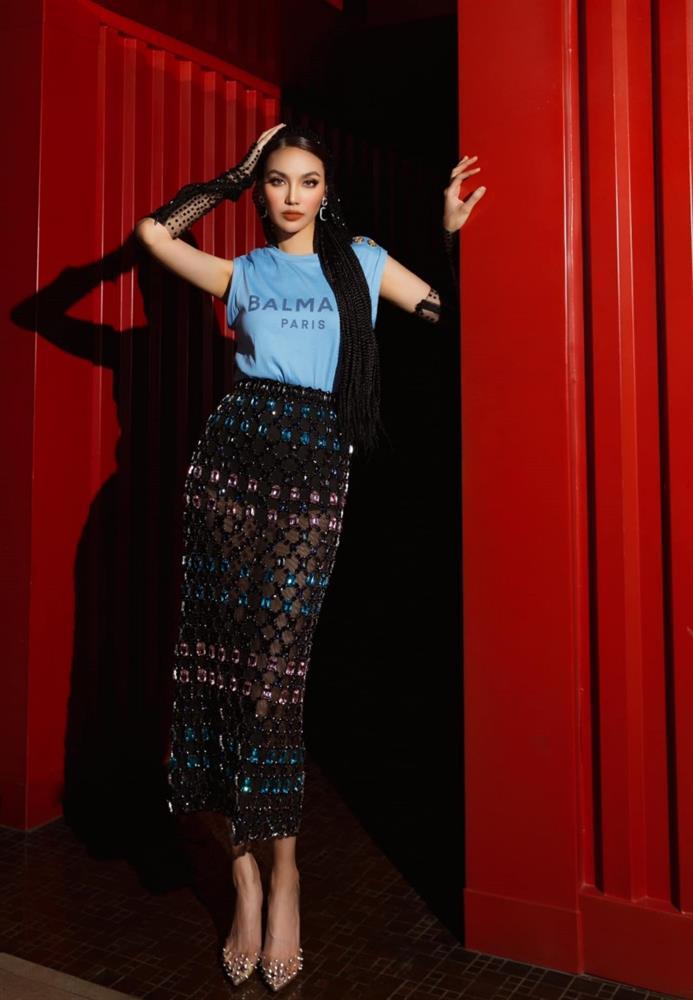 Thanh Hằng, Tóc Tiên khoe chân thon đáng đồng tiền bát gạo-3