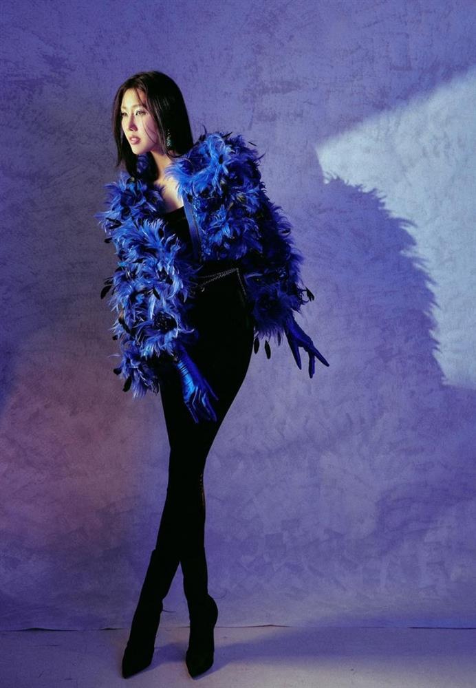 Thanh Hằng, Tóc Tiên khoe chân thon đáng đồng tiền bát gạo-4