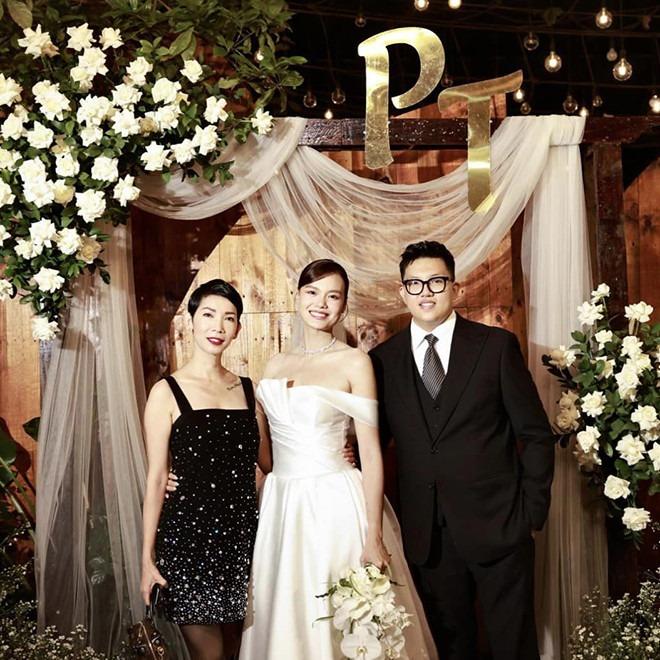 Xuân Lan, Võ Hoàng Yến, Minh Tú dự đám cưới Thanh Thảo Next Top-2