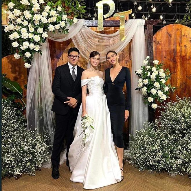 Xuân Lan, Võ Hoàng Yến, Minh Tú dự đám cưới Thanh Thảo Next Top-1