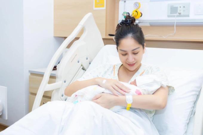 Sắc vóc Khánh Thi khi sinh lần thứ 3-1