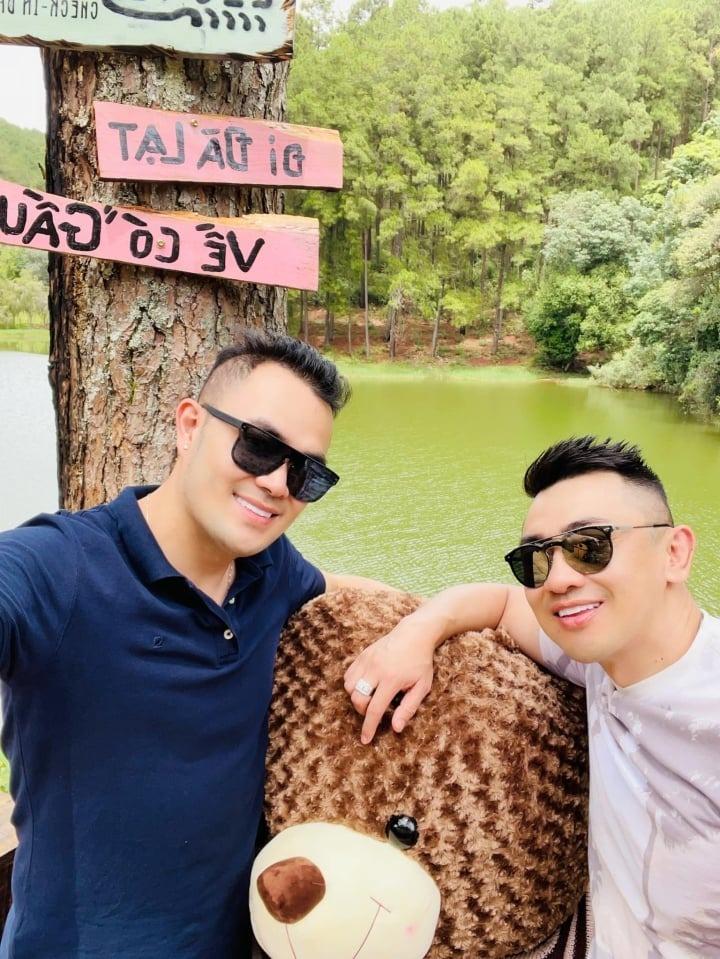 Thành viên 1088 và bạn trai có con bằng phương pháp mang thai hộ-3