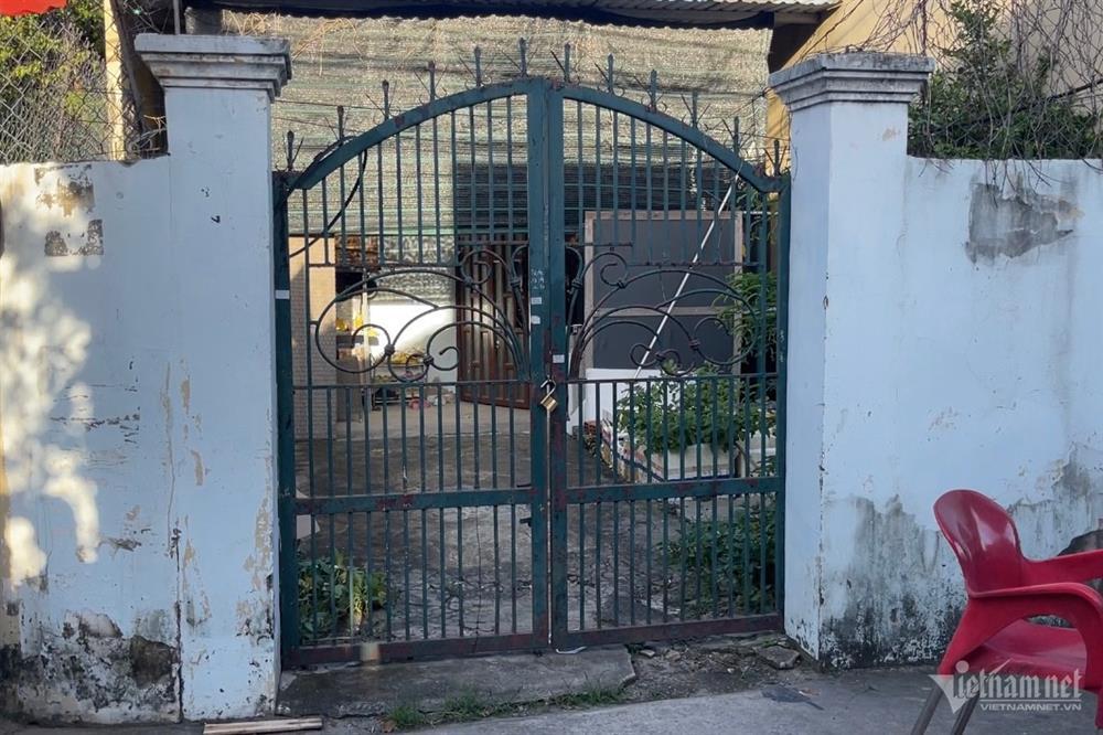 Hàng xóm kể phút công an khống chế người cha sát hại con trong căn nhà khóa cửa-2