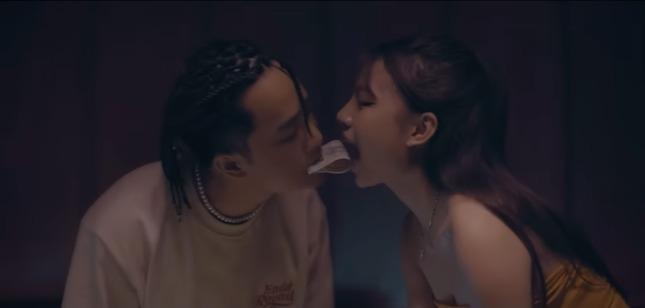 Phim Việt giờ vàng ngập cảnh nóng, bạo lực-13