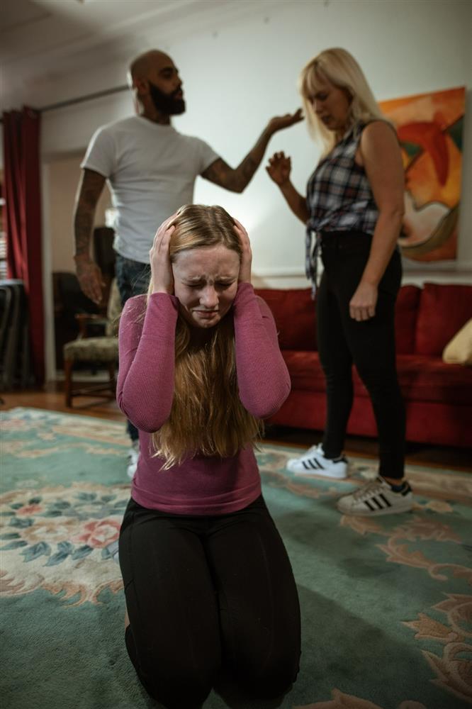 Mẹ thà vứt con còn hơn để... chồng cũ và nhân tình được sung sướng-1