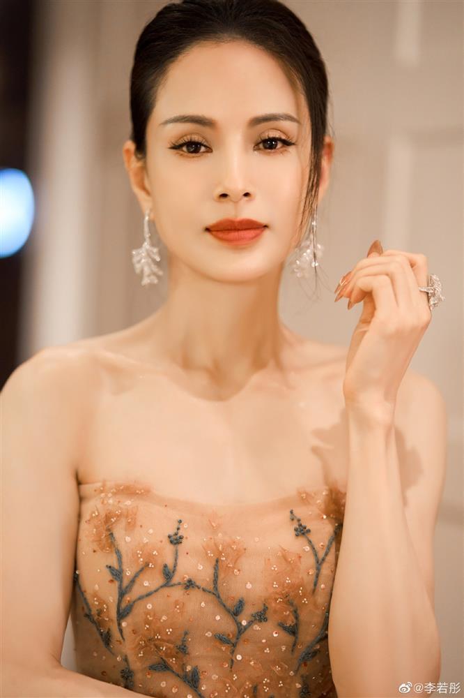 Lý Nhược Đồng tái hiện Tiểu Long Nữ, nhan sắc tuổi U60 đáng kinh ngạc-5