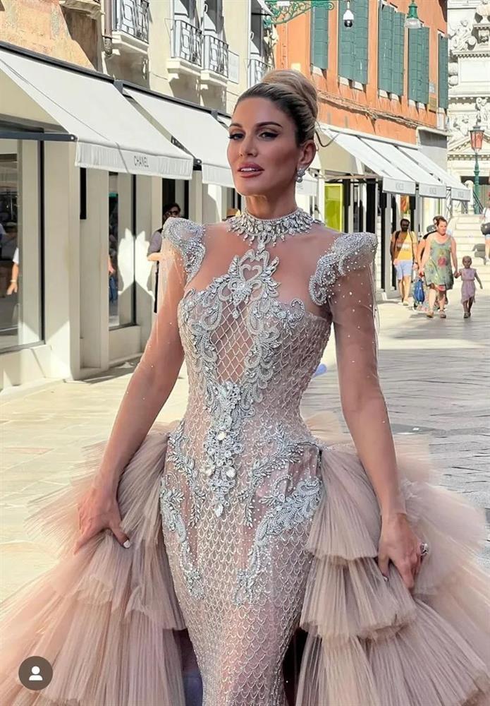 4 mỹ nhân nổi tiếng diện đầm của nhà thiết kế người Việt tại LHP Venice 2023-2