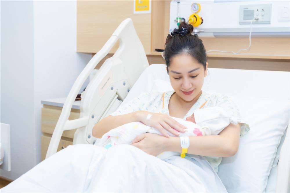 Hương Tràm về Việt Nam sau 4 năm sống tại Mỹ-2