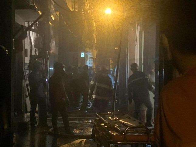 Cháy dữ dội ở chung cư Hà Nội, nhiều người la hét kêu cứu trong đêm-5
