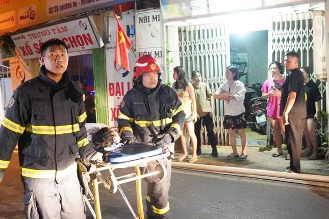 Cháy dữ dội ở chung cư Hà Nội, nhiều người la hét kêu cứu trong đêm-6