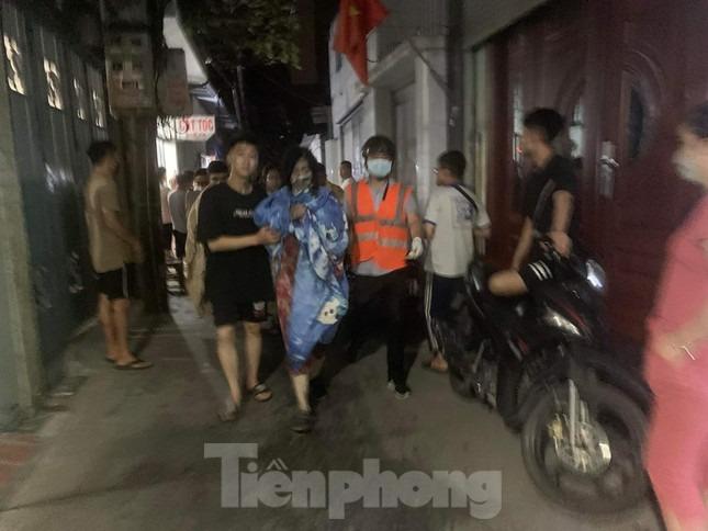 Cháy dữ dội ở chung cư Hà Nội, nhiều người la hét kêu cứu trong đêm-11