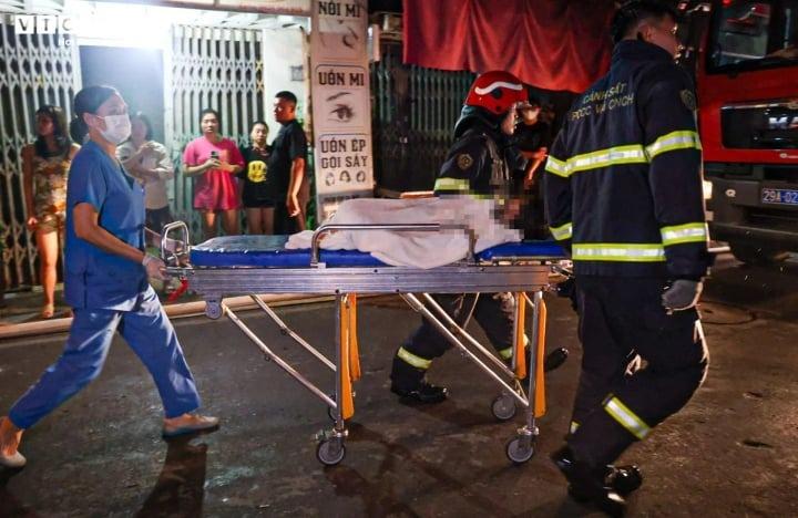 Cháy chung cư mini ở Hà Nội: Ít nhất 3 người tử vong, hơn 20 người bị thương-2
