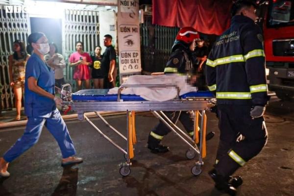 Phó Thủ tướng xuống hiện trường vụ cháy chung cư mini ở Hà Nội-5