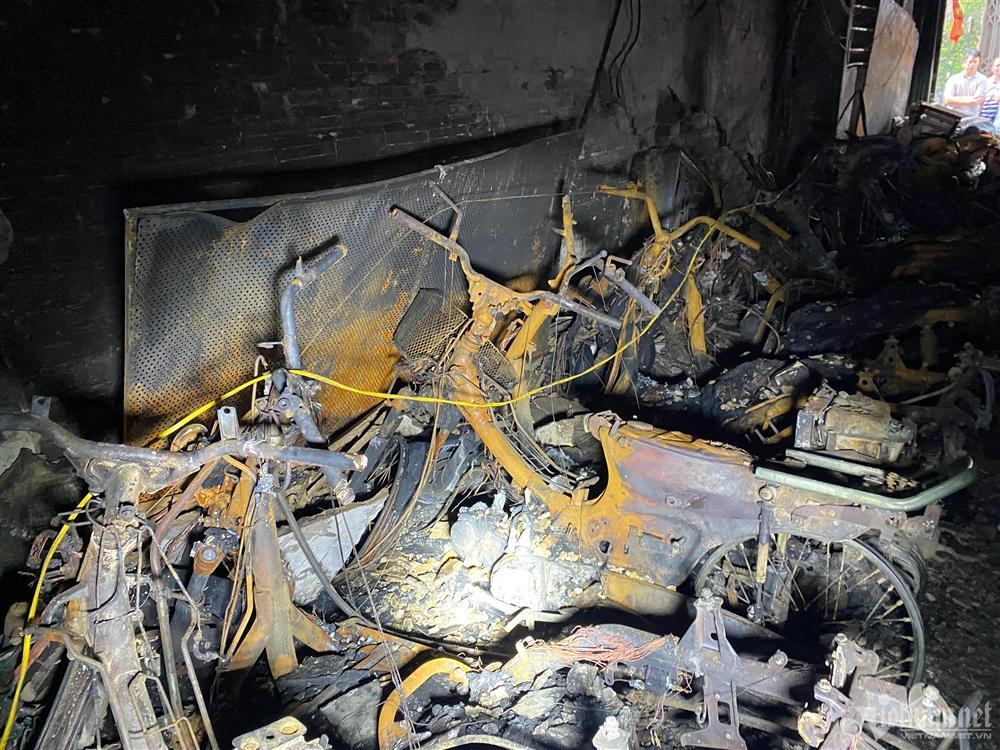 Hiện trường vụ cháy chung cư mini 150 người ở tại Khương Hạ-2