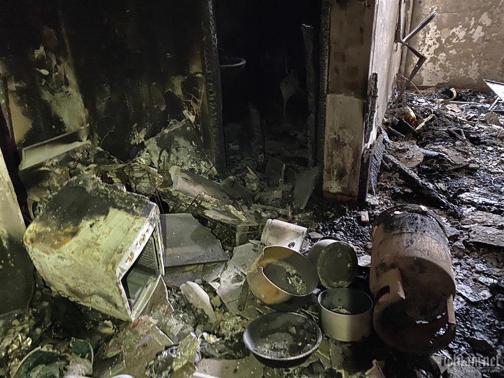 Hiện trường vụ cháy chung cư mini 150 người ở tại Khương Hạ-10