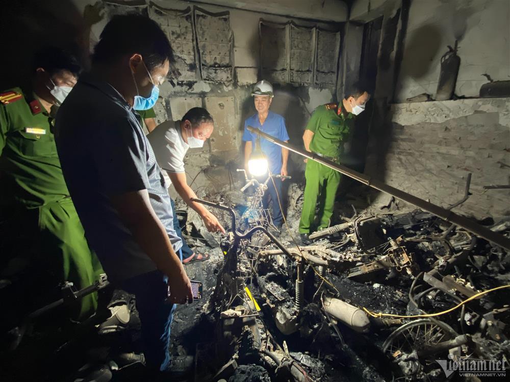 Hiện trường vụ cháy chung cư mini 150 người ở tại Khương Hạ-11
