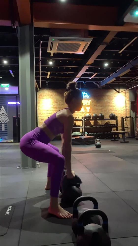 Hồ Ngọc Hà thường xuyên tập bài này để vòng 3 khỏe đẹp-1