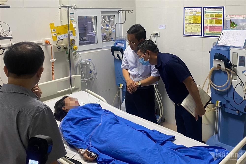 Không khí căng thẳng trong phòng phẫu thuật nạn nhân vụ cháy chung cư mini-8