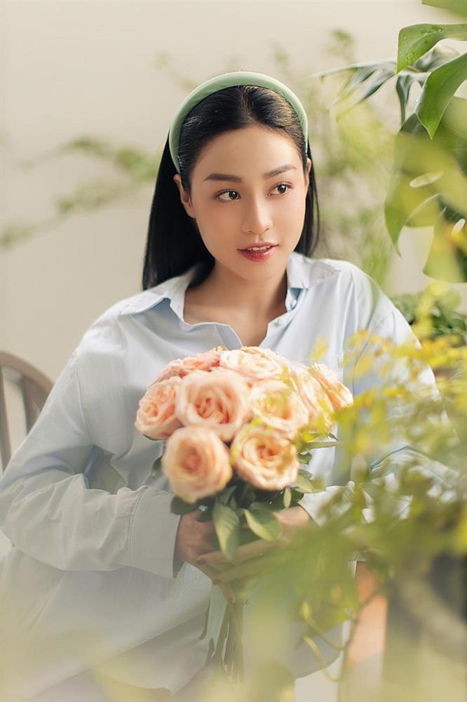 Đời thực gợi cảm của người đẹp đóng vai Tuyết nghiện trong phim hot nhất giờ vàng VTV-11