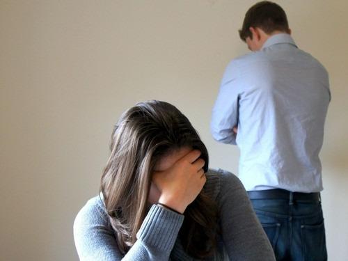 Bị chồng bắt quả tang ngoại tình, vợ lớn tiếng: Tất cả là để chu cấp cho gia đình-2