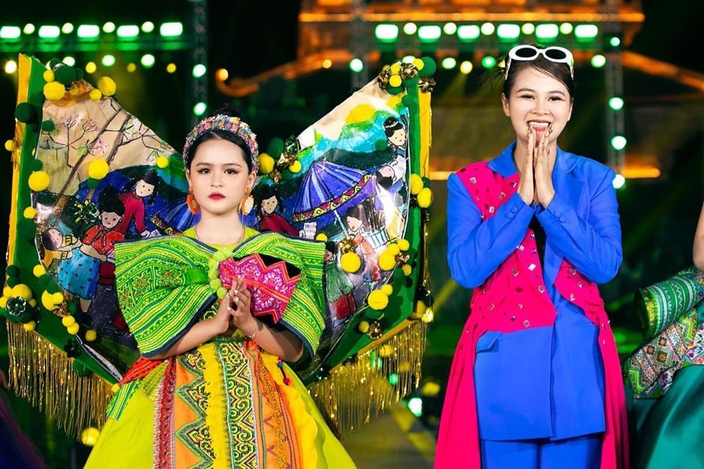 Tranh cãi TikToker Phạm Thoại giả gái, ngã kiệu là chiêu trò-3