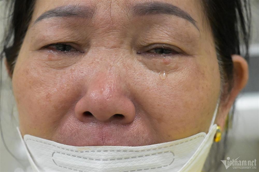 Nạn nhân vụ cháy chung cư mini ở Hà Nội bật khóc khi gặp Thủ tướng-9