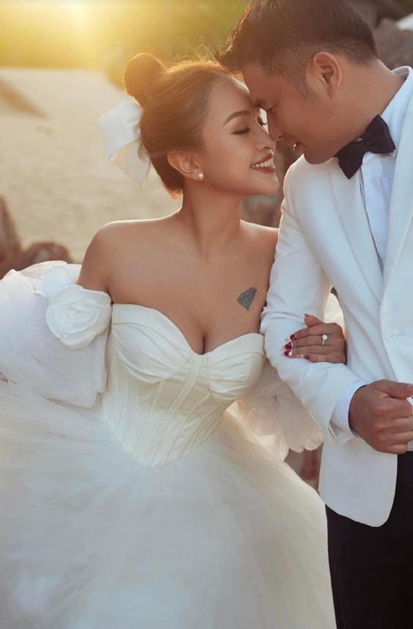 Ảnh cưới ngọt ngào của Vân Hugo Nhật Ký Vàng Anh và chồng doanh nhân-3
