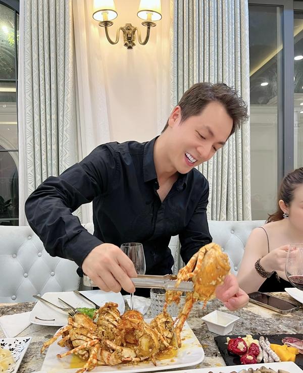 3 gia đình hot nhất nhì showbiz hội ngộ, Đăng Khôi gây chú ý với một hành động đặc biệt-2