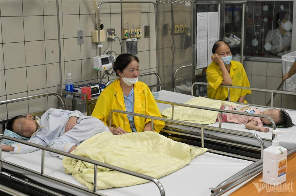 Bệnh viện lớn nhất miền Bắc bật báo động đỏ cứu nạn nhân vụ cháy chung cư mini-1