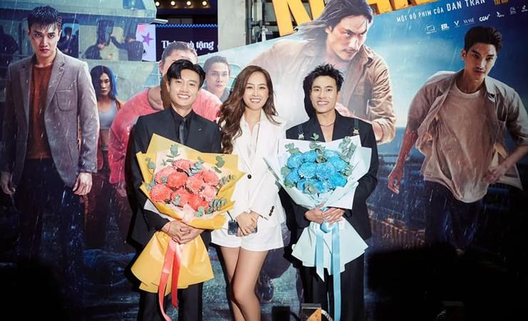 Mai Phương Thúy gây tò mò với loạt ảnh cùng hội bạn thân bằng tuổi-1