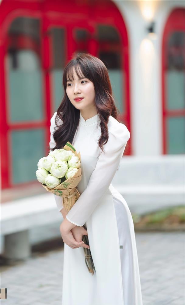 Nữ sinh Hà Nội làm chủ tịch CLB, có hai bằng Đại học Ngoại thương-2