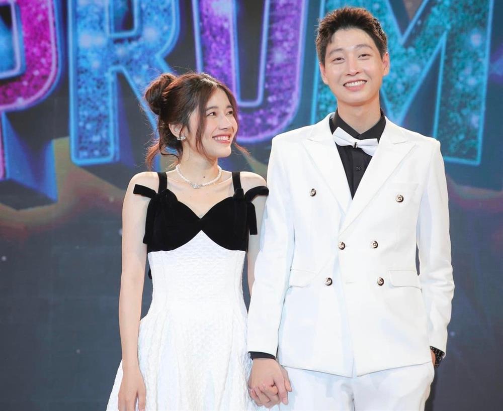 Bạn gái hot boy trường Y, gây chú ý tại Tỏ Tình Hoàn Mỹ là ai?-1